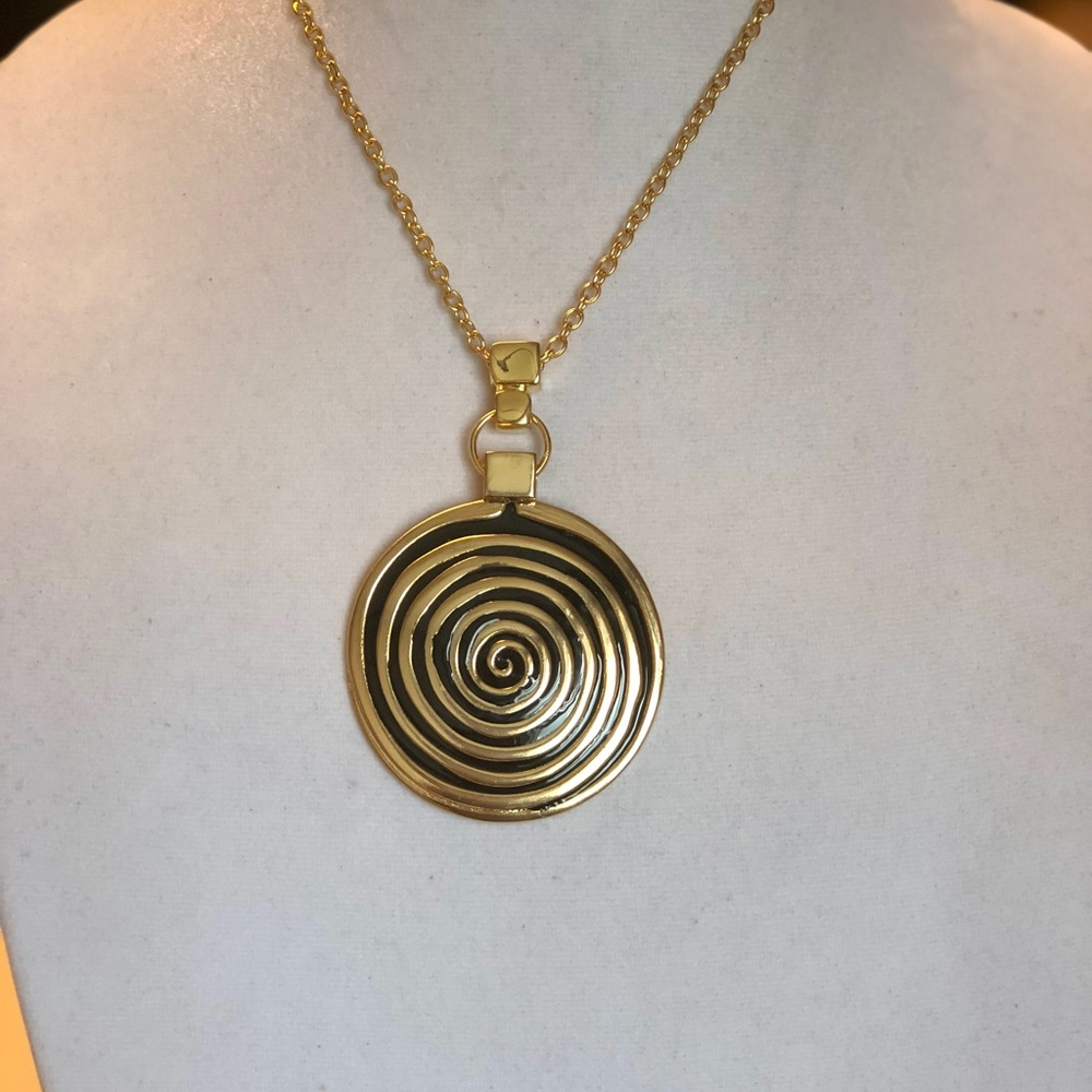 Gold Set - Picture 2 of 4